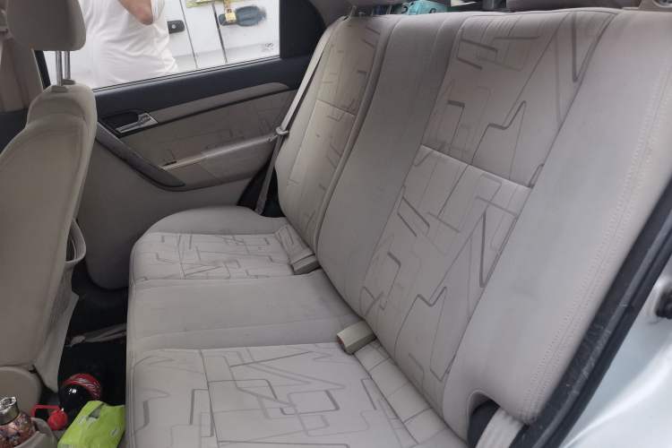 Used Chevrolet Lova 2010 1.6MT Dynamic Edition Left Rear Seat