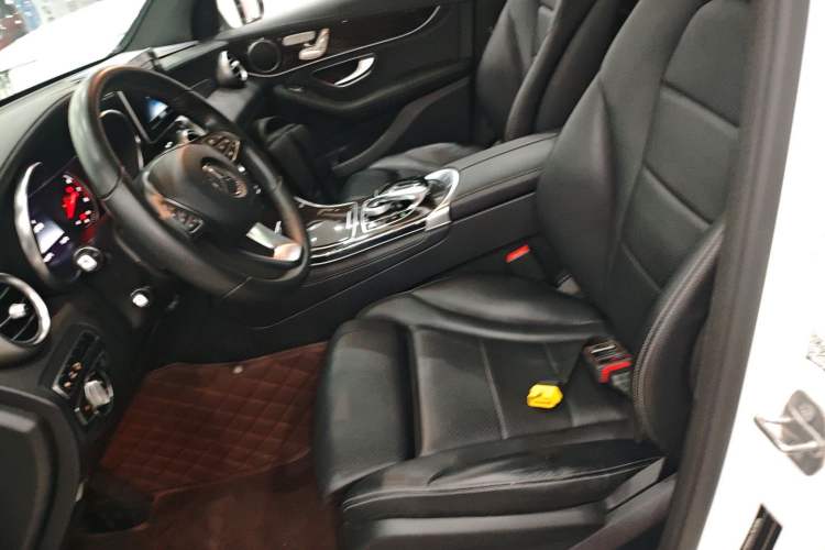 Used Mercedes-Benz GLC 2016 GLC 260 4MATIC Luxury Model
