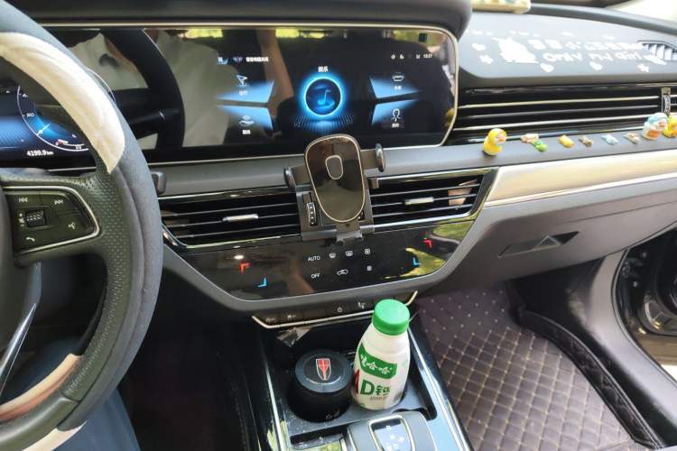 Used Hongqi HS5 2022 Facelifted Version 2.0T Smart Connect Flagship All-Wheel-Drive Edition
