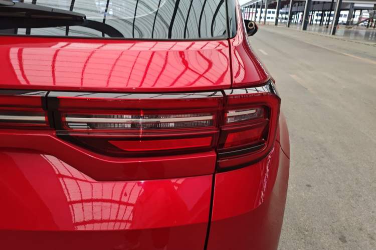 Used CHANGAN CS35PLUS 2019 1.4T DCT Chuanlian Blue Whale Edition Exterior 3