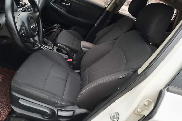 Used Kia Carens 2013 2.0L 7-Seater Automatic Standard Version China IV Standard