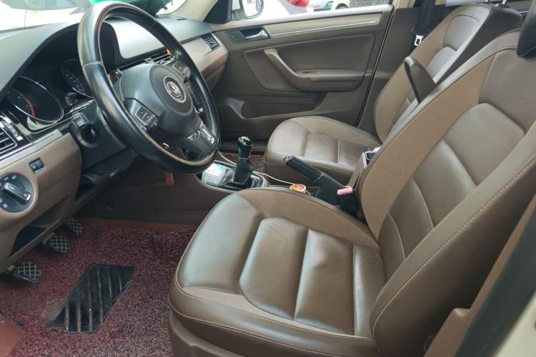 Used Volkswagen Bora 2015 Zhuihui Edition 1.6L Manual Comfort Model