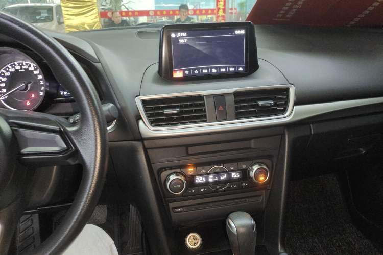 Used Mazda Mazda 3 Axela 2017 Hatchback 1.5L Automatic Luxury Model Emission Standard China V