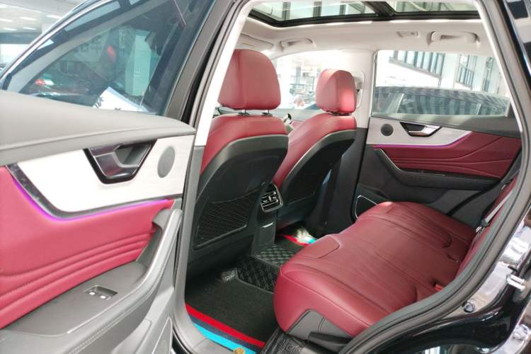 Used Hongqi HS5 2025 2.0T Two-Wheel Drive Flagship Pro Edition Left Rear Seat
