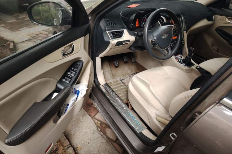 Used Chery Arrizo 7 2015 1.6L Manual Zhi Ling Edition