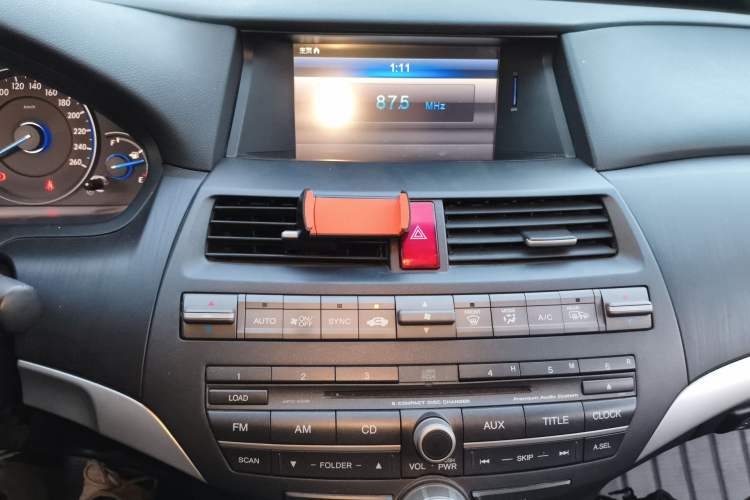 Used Honda Crosstour 2012 2.4L Luxury Edition Audio And AC Panel