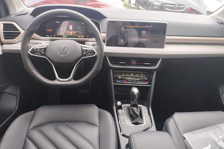 Used Volkswagen Tharu 2023 300TSI Two-Wheel-Drive Moonlight Edition