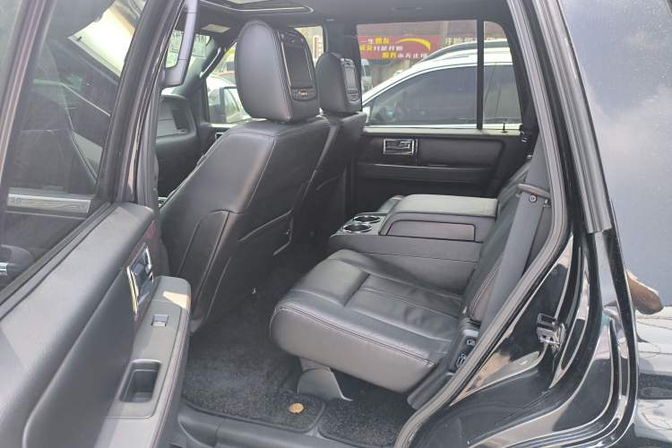 Used Lincoln Navigator 2016 3.5T AWD Left Rear Seat