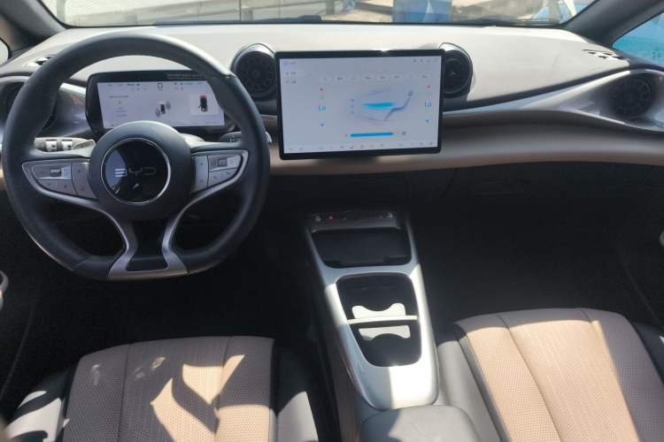 Used BYD Dolphin 2025 Intelligent Driving Version 410 km Fashion Edition