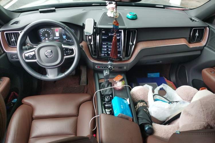 Used Volvo XC60 2021 T5 4x4 Zhiya Luxury Edition Audio And AC Panel