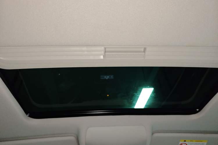 Used Volkswagen Touran 2015 1.4T DSG Comfort Edition 5 Seats Headliner