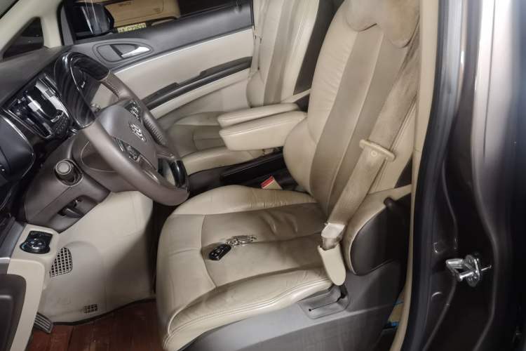 Used Buick GL8 2011 3.0L GT Luxury Business Haoya Edition
