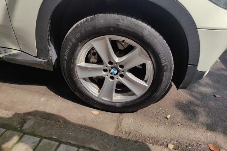 Used BMW X5 2011 xDrive35i Leading Model Right Front Wheel Hub