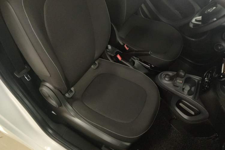 Used smart fortwo 2019 0.9T 66kW Hardtop Engine Version China VI Emission Standard
