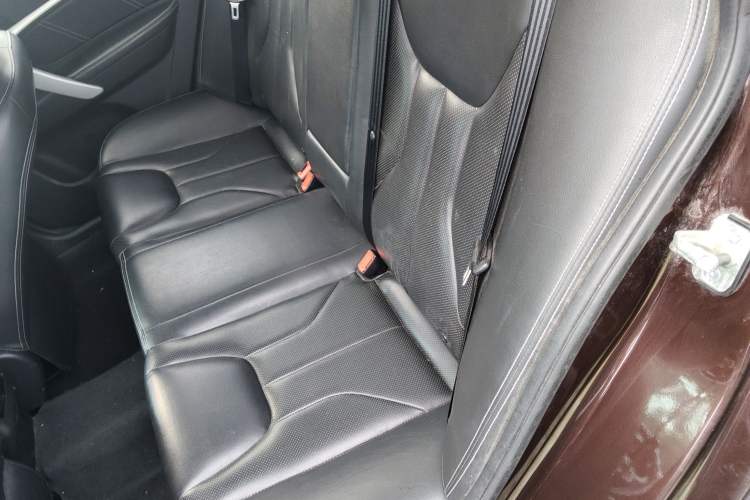 Used Geely Auto Emgrand 2017 Sedan Million Edition 1.5L Manual - Upward Version