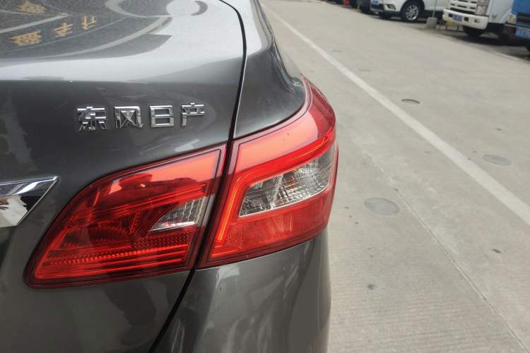 Used Nissan Sylphy 2021 Classic 1.6XE CVT Comfort Edition Exterior 3