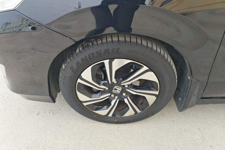 Used Honda Crider 2016 1.8L CVT Luxury Edition
