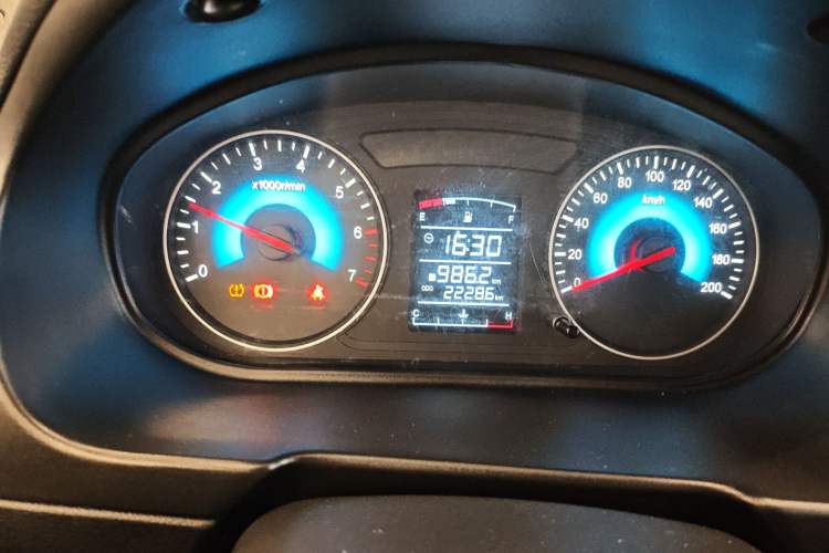 Used Dongfeng Fengon 330 2019 1.5L Manual Practical II China VI
