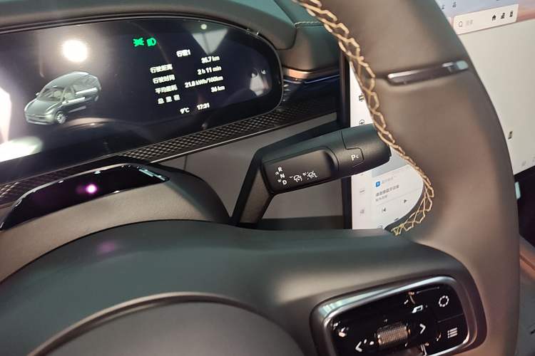 Used Zeekr 7X 2025 100 kWh Long-Range Rear-Wheel Drive with Intelligent Driving Features
