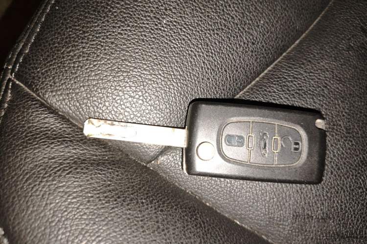Used Peugeot 408 2011 2.0L Manual Luxury Edition