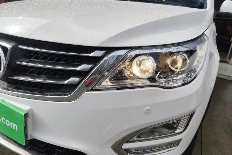Used Baojun 560 2016 1.8L Manual Luxury Edition Left Front Headlight