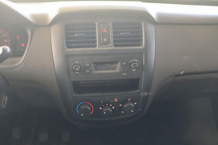 Used Wuling Rongguang 2020 1.2L S Base Model China VI Audio And AC Panel