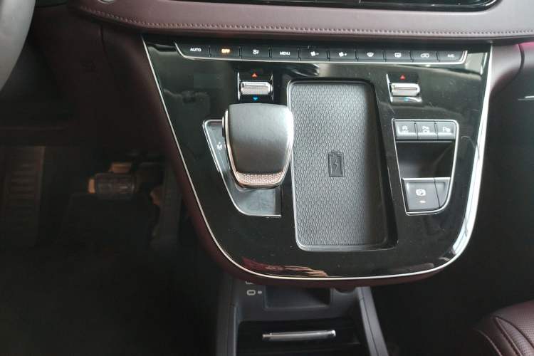 Used Hongqi HQ9 2023 2.0T Smart Connect Flagship Edition Gear Lever