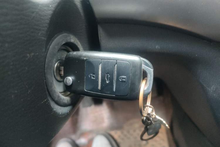 Used CHANGAN KAICHENG Oushang A600 2016 1.5L Manual Luxury 7-Seater Vehicle Key