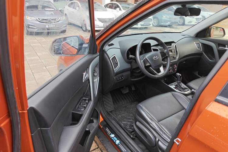 Used Hyundai ix25 2015 1.6L Automatic Two-Wheel Drive Smart GLS Trim Driver Seat