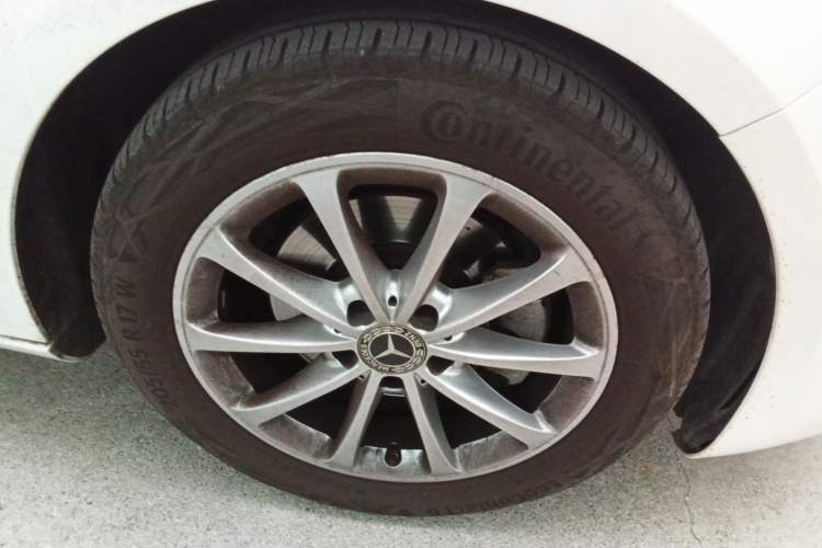 Used Mercedes-Benz A-Class 2022 A 200 Fashion Model Right Front Wheel Hub