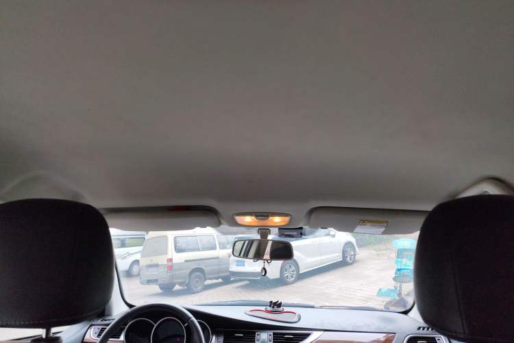 Used Zotye Z500 2015 1.5T Manual Luxury Model
