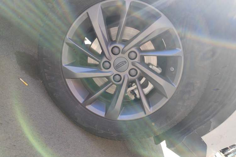 Used Geely Auto Coolray 2024 1.5T DCT Longteng Edition Right Front Wheel Hub