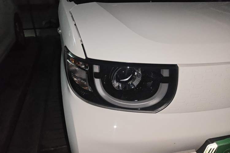 Used Chery QQ Ice Cream 2022 170km Sundae Phosphate Lithium-Ion Right Front Headlight