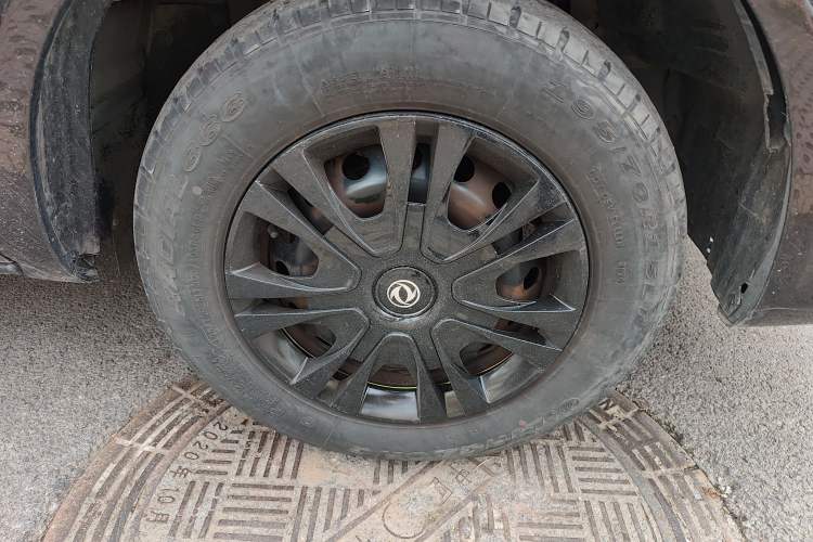 Used FORTHING Lingzhi 2019 Facelifted M5L 1.6L 7-Seater Base Model China VI Standard
