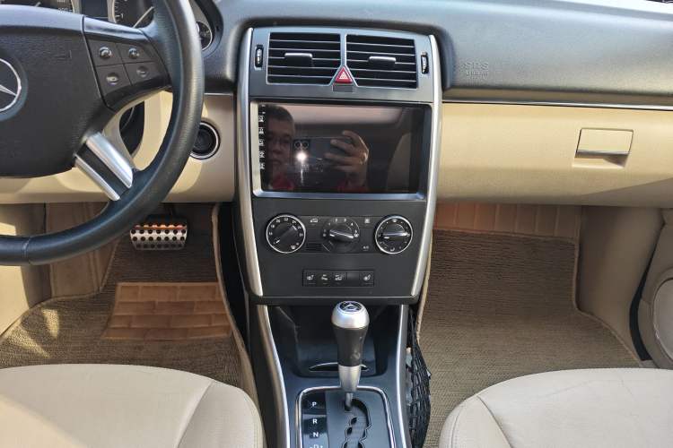 Used Mercedes-Benz B-Class 2009 B 200 Luxury Model