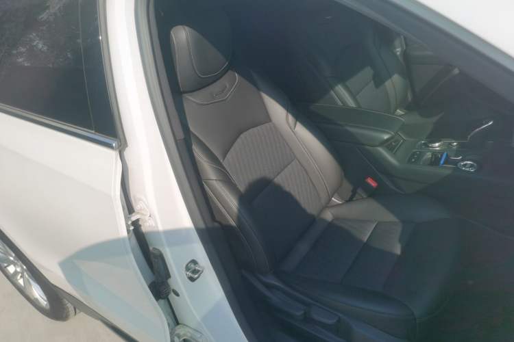 Used Cadillac XT4 2023 28T Two-Wheel Drive Fashion Edition
