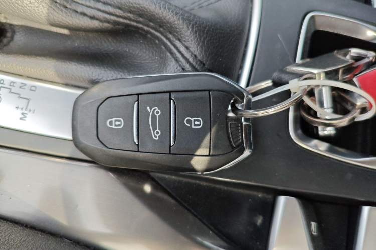 Used DS 5 2014 1.6T Elegant Version THP160
