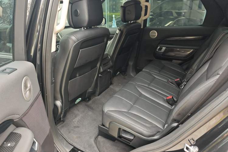 Used Land Rover Discovery 2018 3.0 SC V6 SE Left Rear Seat