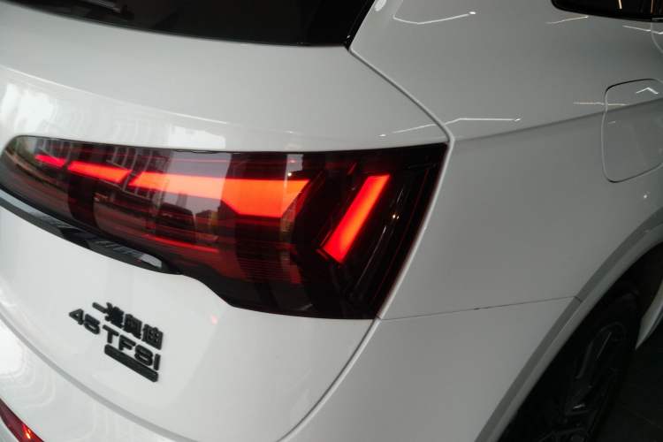 Used Audi Q5L 2024 45 TFSI Luxury Dynamic Model Right Rear Taillight
