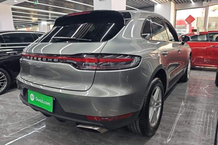 Used Porsche Macan 2018 Macan 2.0T Rear Right 45 Deg
