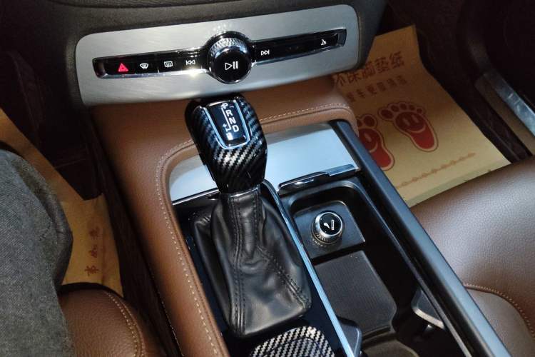 Used Volvo XC90 2018 T6 Zhiyi Edition 7-Seater Gear Lever