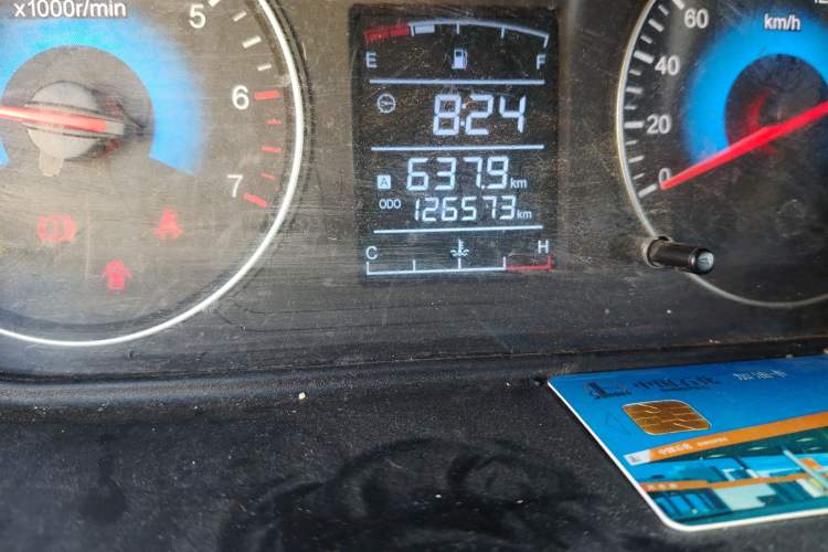 Used Dongfeng Fengon 360 2015 1.5L Manual Comfort II 7-Seater Odometer Close Up