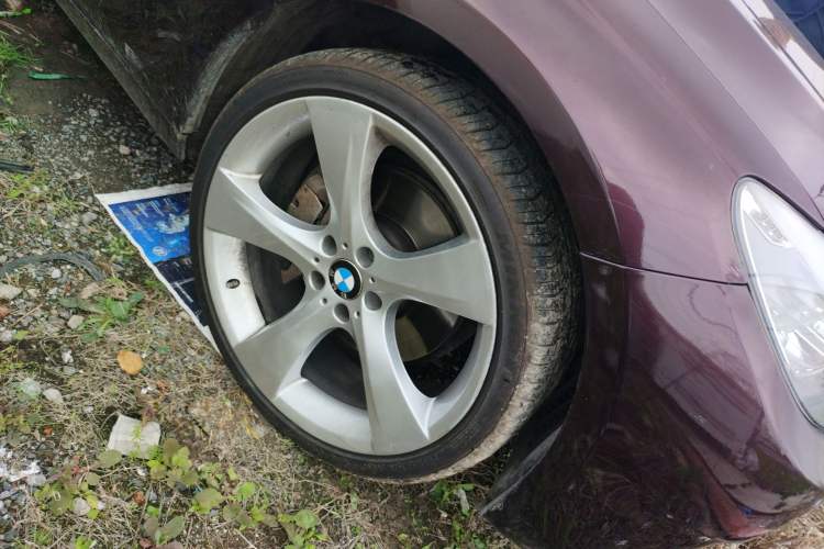 Used BMW 5 Series GT 2010 535i Leading Model Right Front Wheel Hub