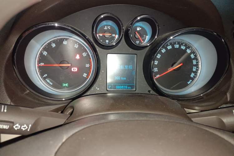 Used Buick Regal 2015 2.0L Leading Fashion Edition Instrument Cluster
