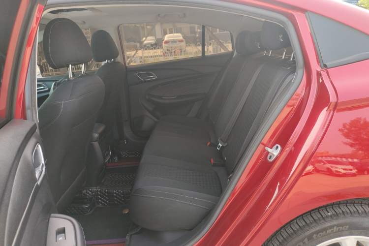 Used Roewe i5 2019 1.5L Automatic 4G Connected Langyue Edition Left Rear Seat