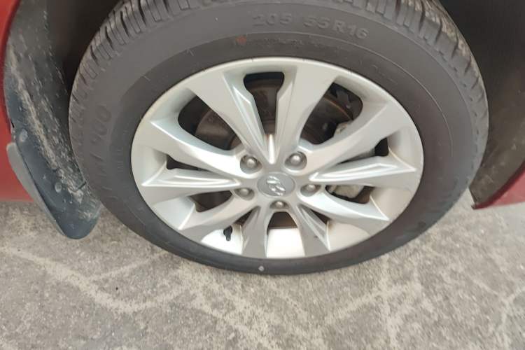 Used Hyundai Elantra (5th Generation / Langdong) 2016 1.6L Automatic Prestige Model
