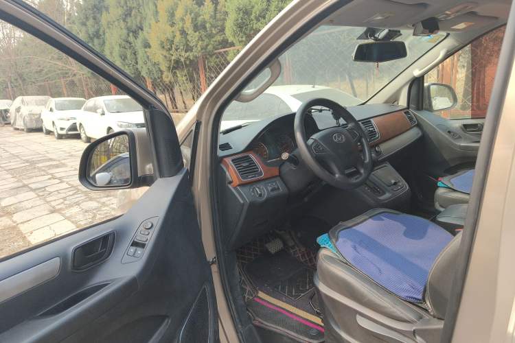 Used SAIC MAXUS G10 2016 2.0T Automatic Elite Edition
