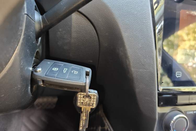 Used Skoda Octavia 2019 1.5L Automatic SmartDrive Comfort Edition China VI Standard Vehicle Key