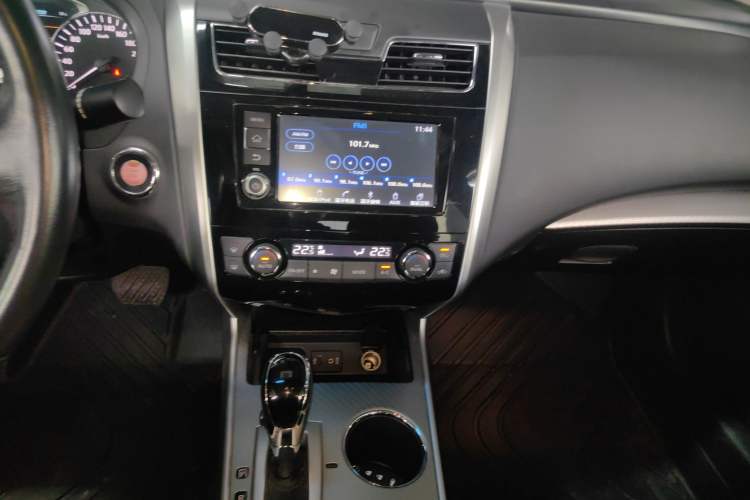 Used Nissan Teana 2016 Revised Version 2.0L XL Comfort Edition Audio And AC Panel