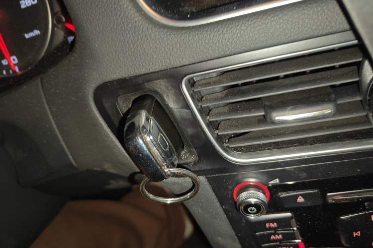 Used Audi Q5 2016 40 TFSI Technology Edition Vehicle Key